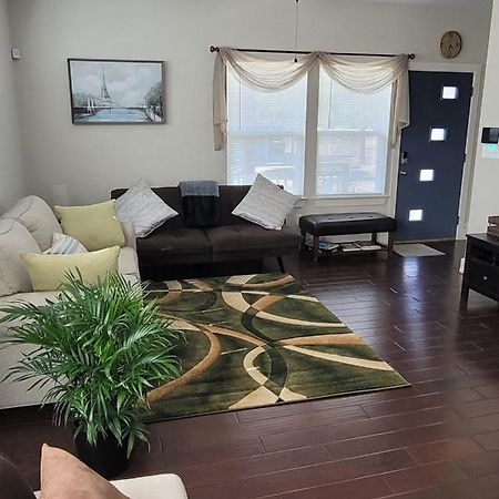 Spacious Townhouse Minutes From Downtown Sa. San Antonio Bagian luar foto