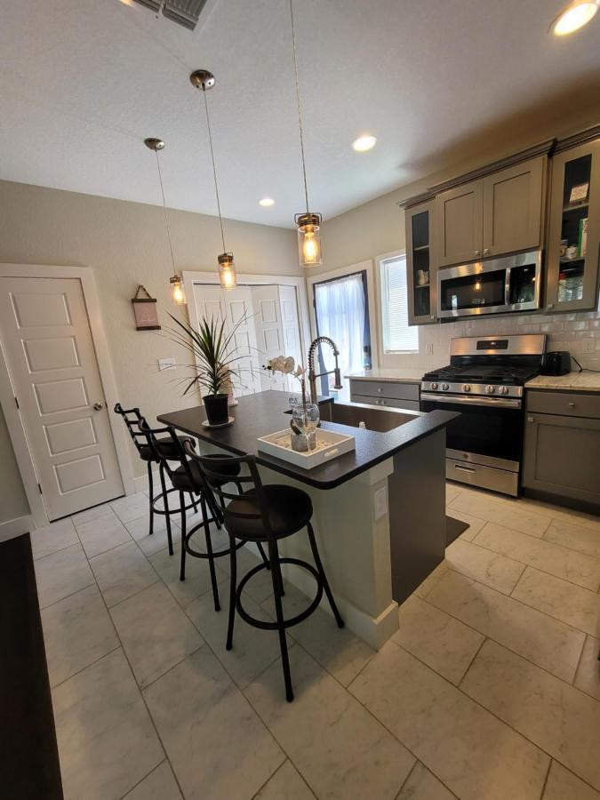Spacious Townhouse Minutes From Downtown Sa. San Antonio Bagian luar foto