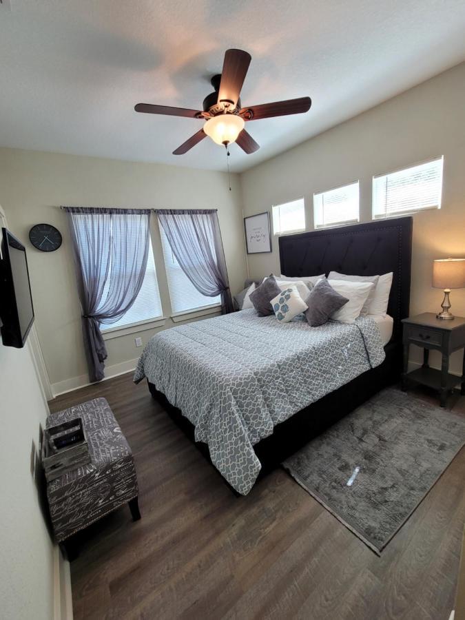 Spacious Townhouse Minutes From Downtown Sa. San Antonio Bagian luar foto
